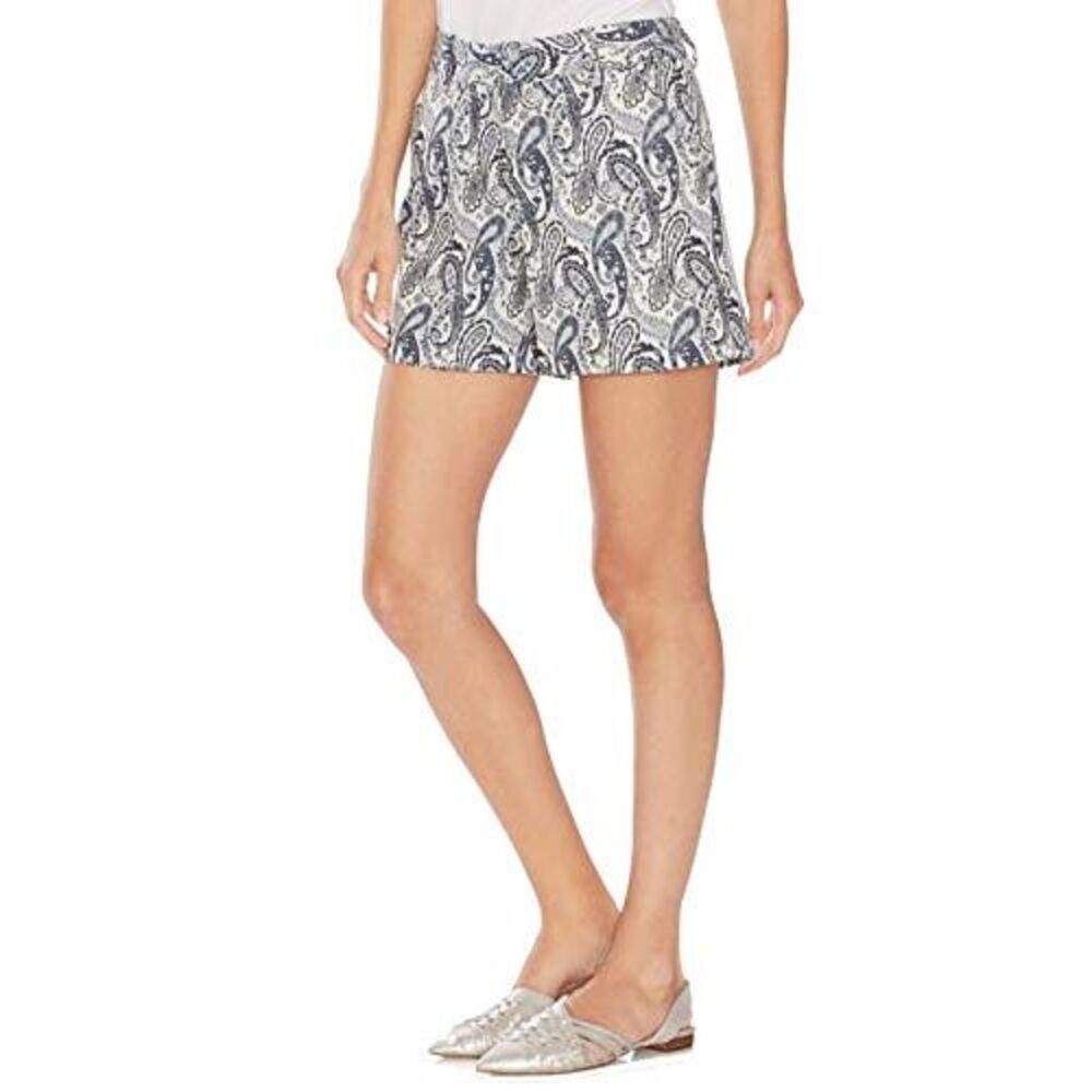 Vince Camuto Paisley-Jacquard Shorts
